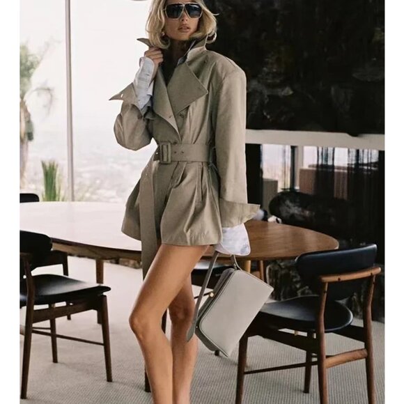 Helsa Women's Twill Cropped Trench Coat - Picture 4 of 16